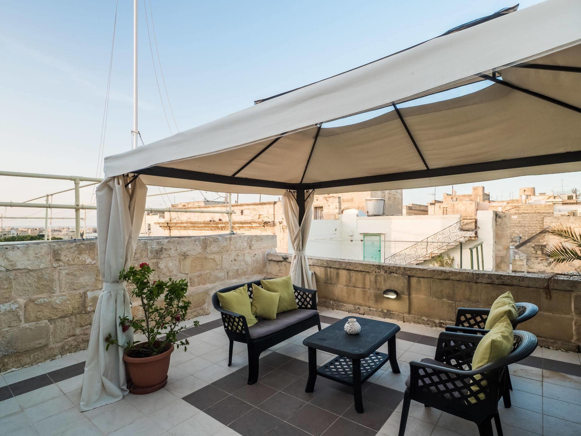 Julesy'S Bnb Cospicua Exterior foto